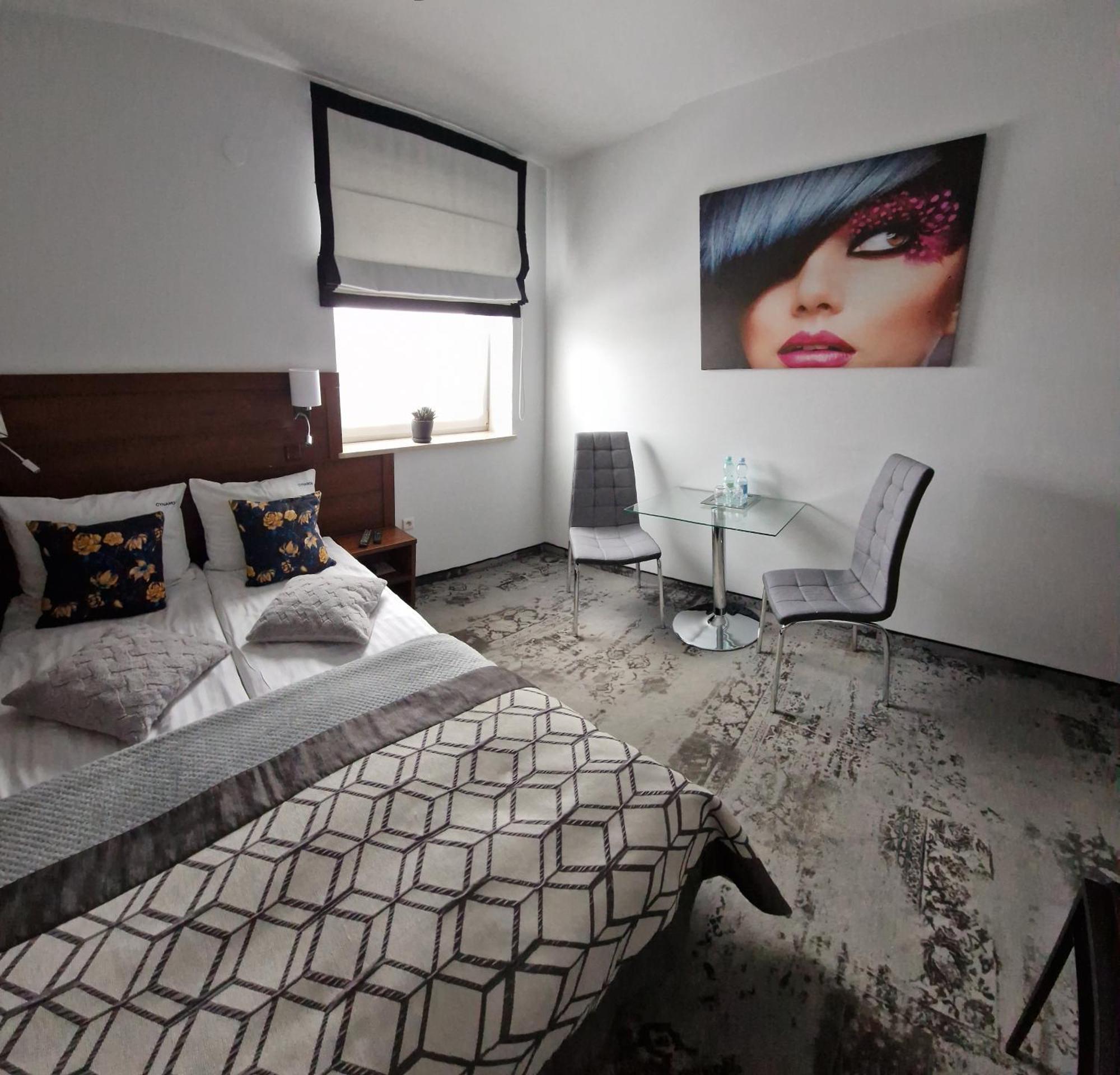 Cynamon Hotel Újszandec Kültér fotó