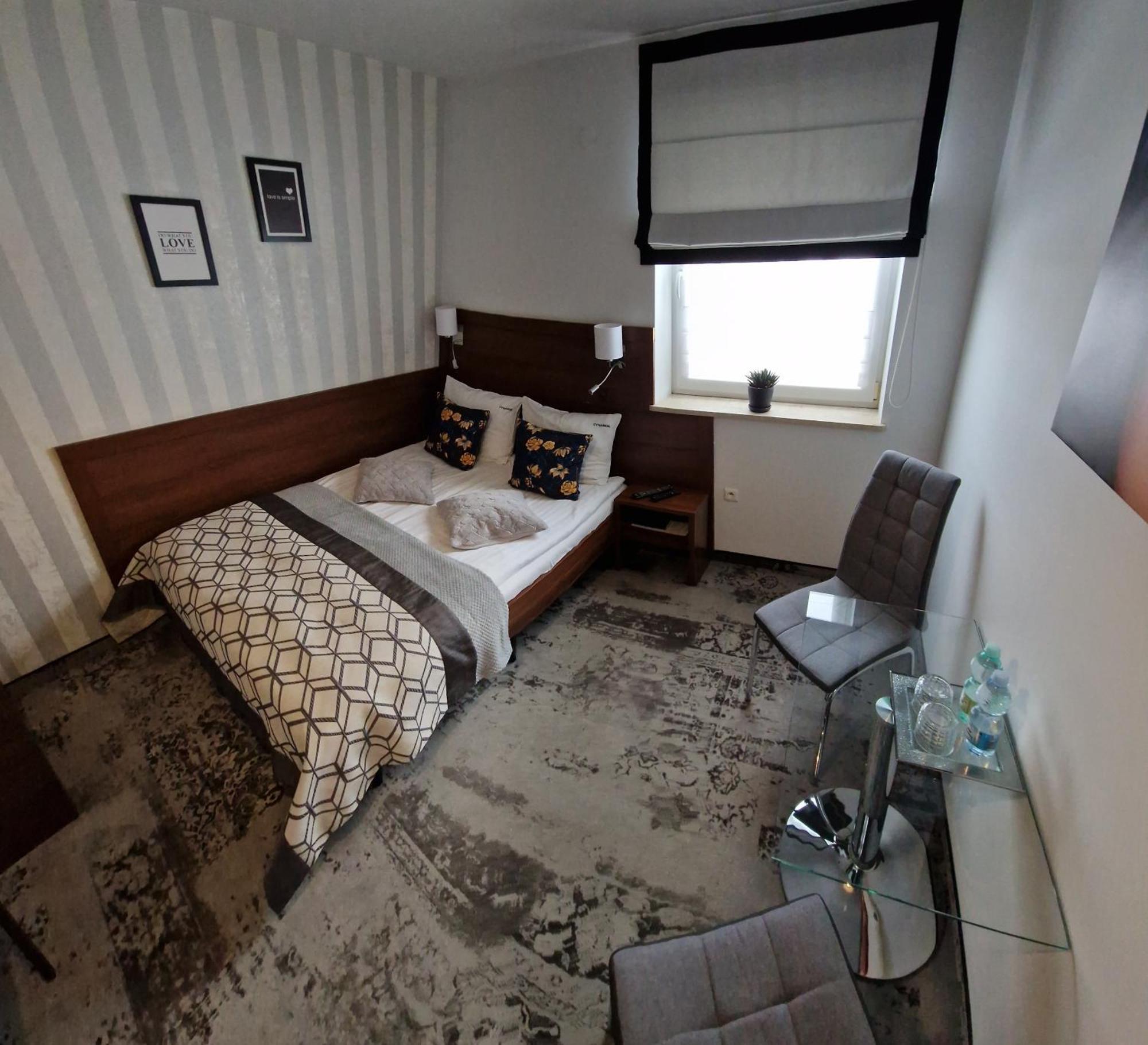 Cynamon Hotel Újszandec Kültér fotó