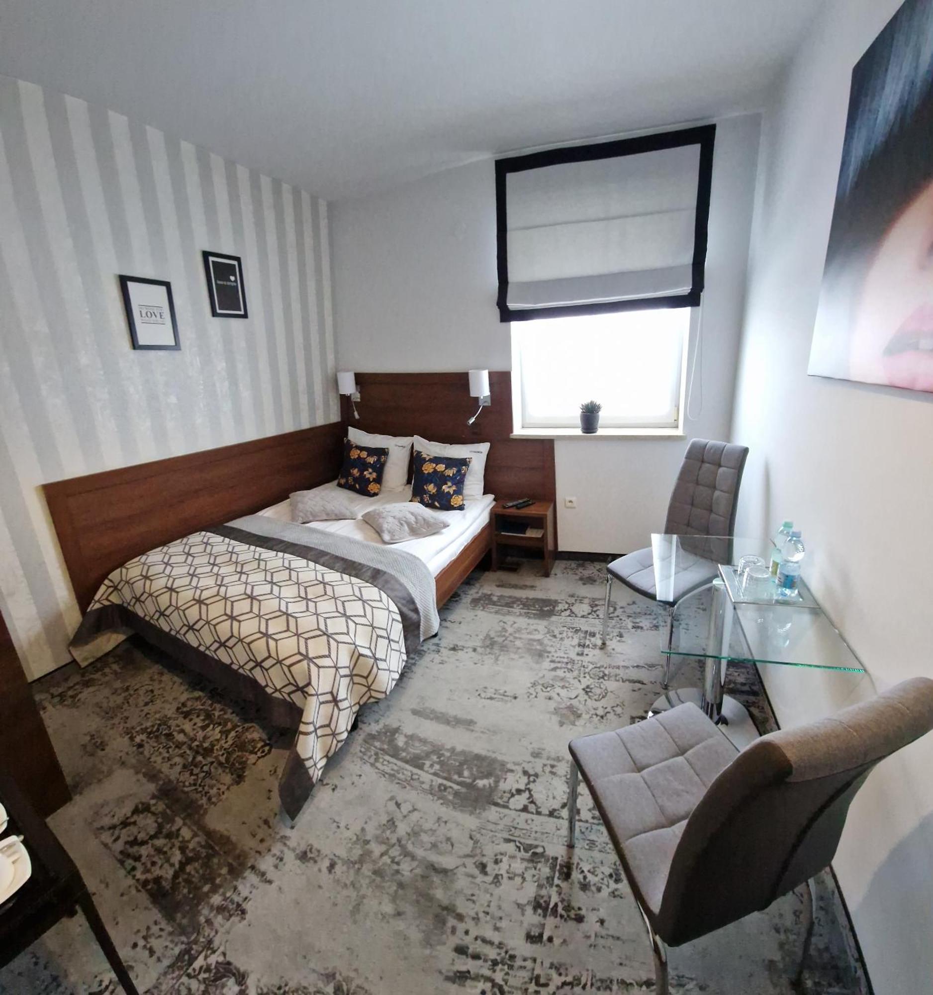 Cynamon Hotel Újszandec Kültér fotó