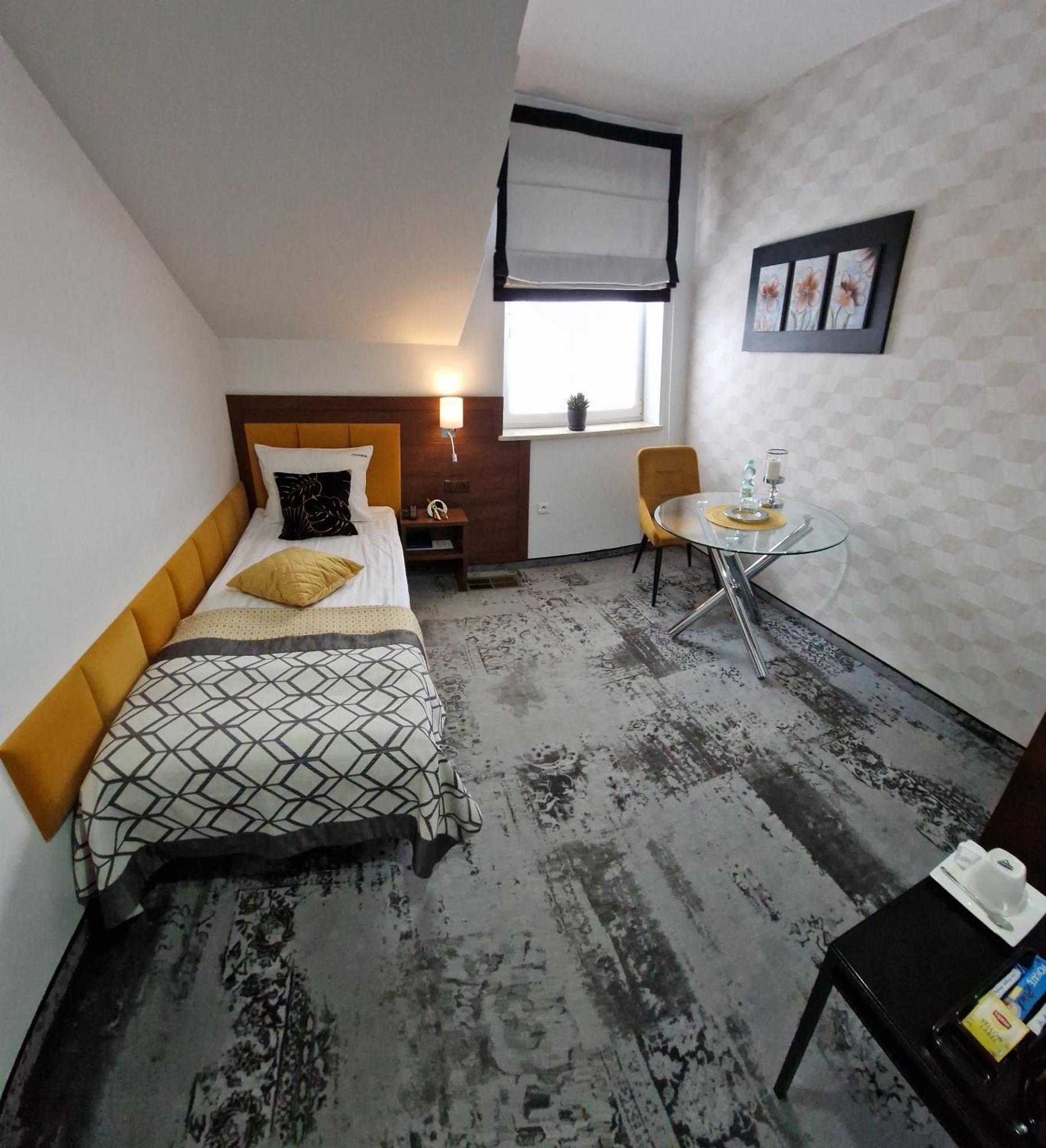 Cynamon Hotel Újszandec Kültér fotó