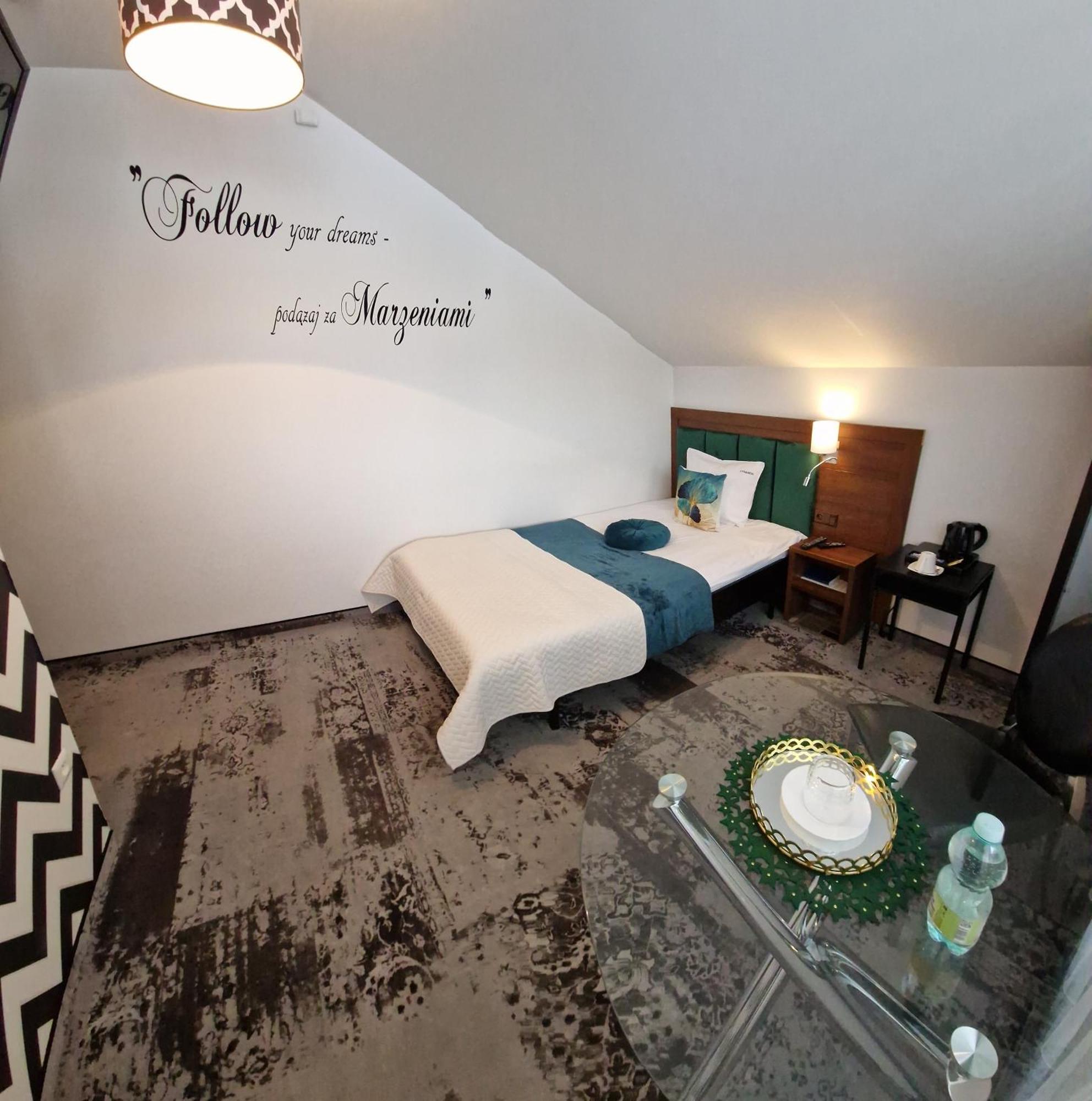 Cynamon Hotel Újszandec Kültér fotó